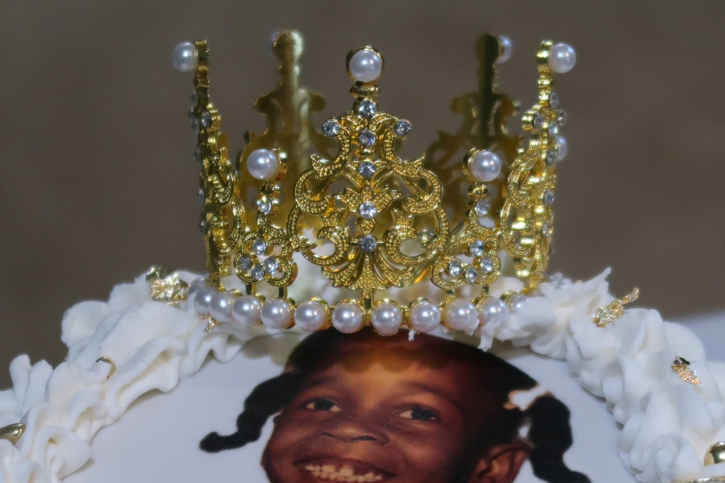 Cake crown